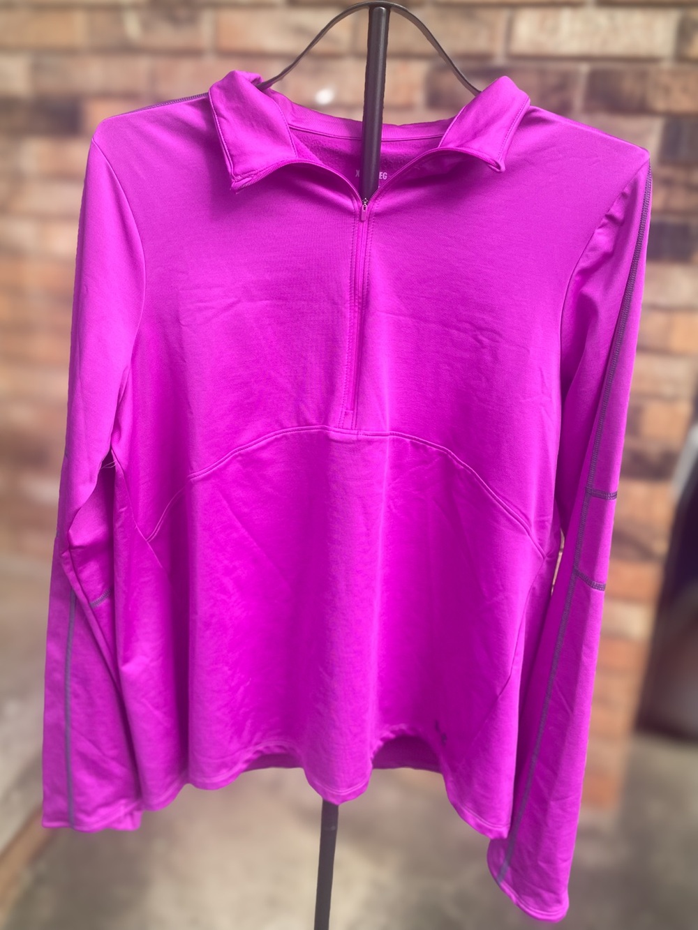Under Armour XL Magenta Fitted Quarter Zip Pullover Long Sleeve Activewear